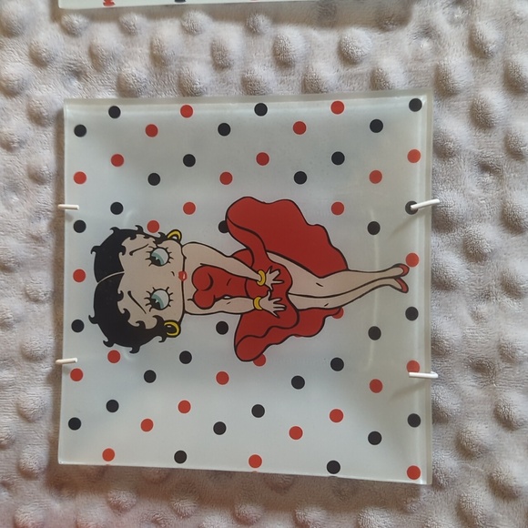 Betty Boop plates decor - Picture 2 of 7